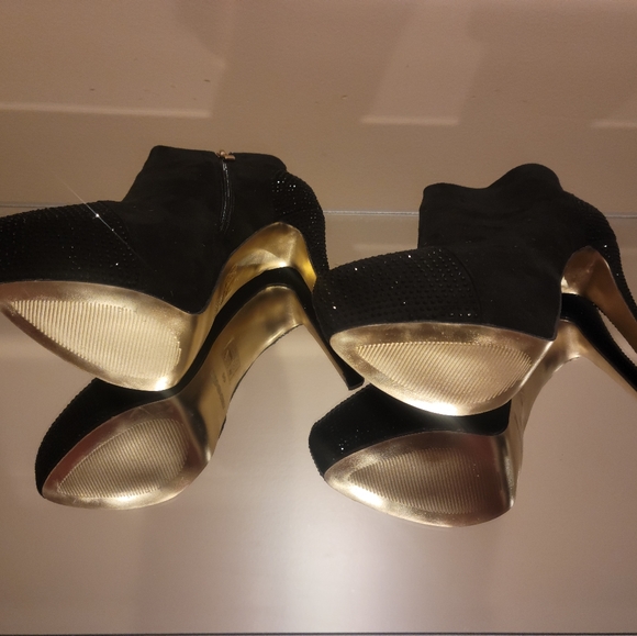 Bebe Booties - Picture 4 of 4